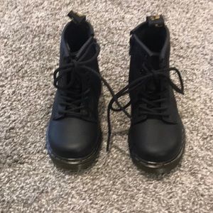 Dr martens size 7 toddler boot